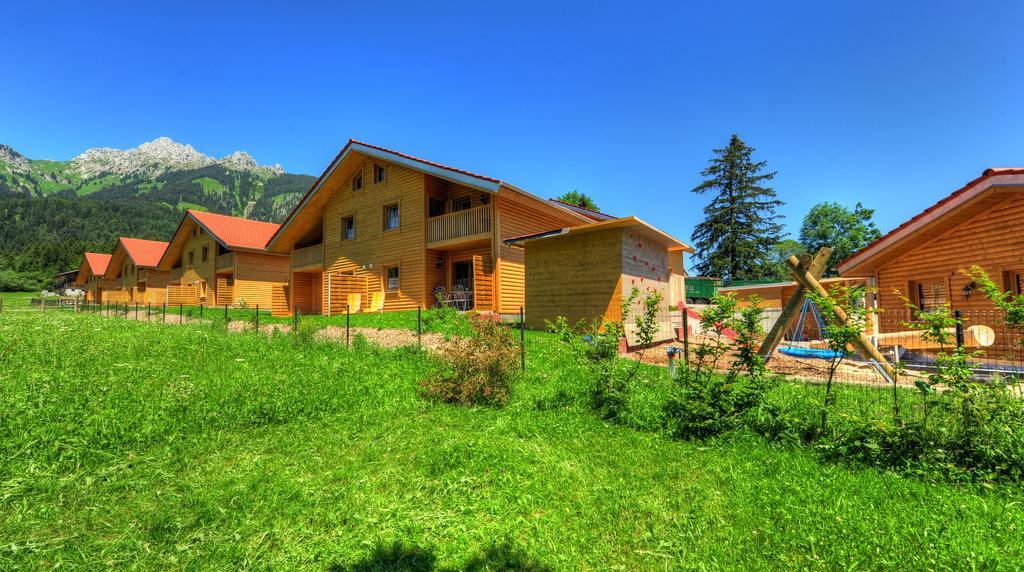 Feriendorf Am Hahnenkamm Reutte Luaran gambar