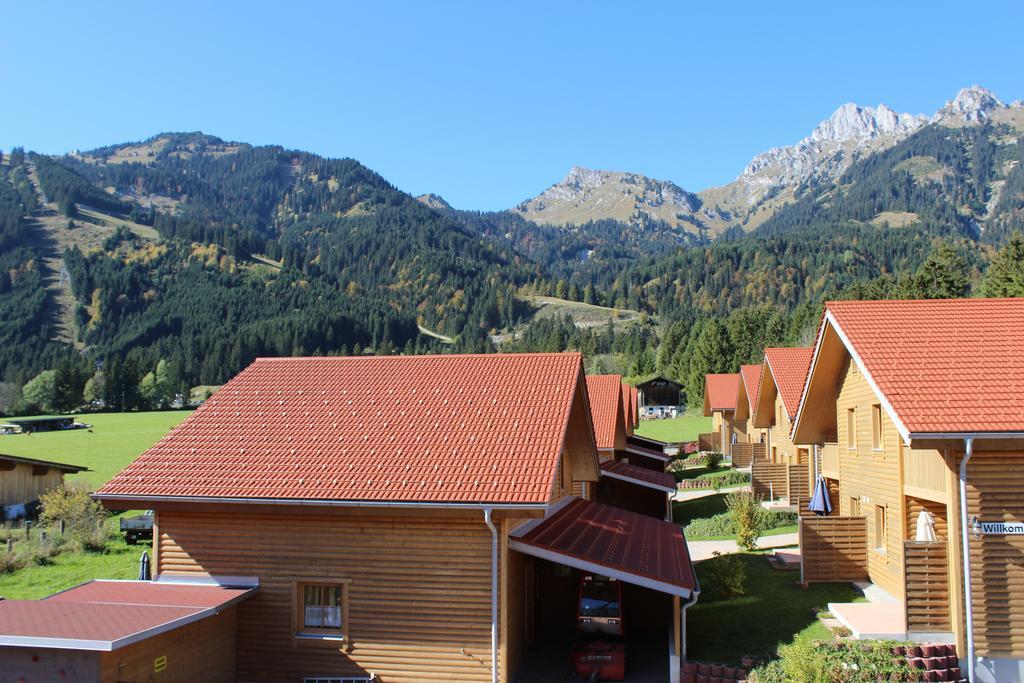 Feriendorf Am Hahnenkamm Reutte Bilik gambar