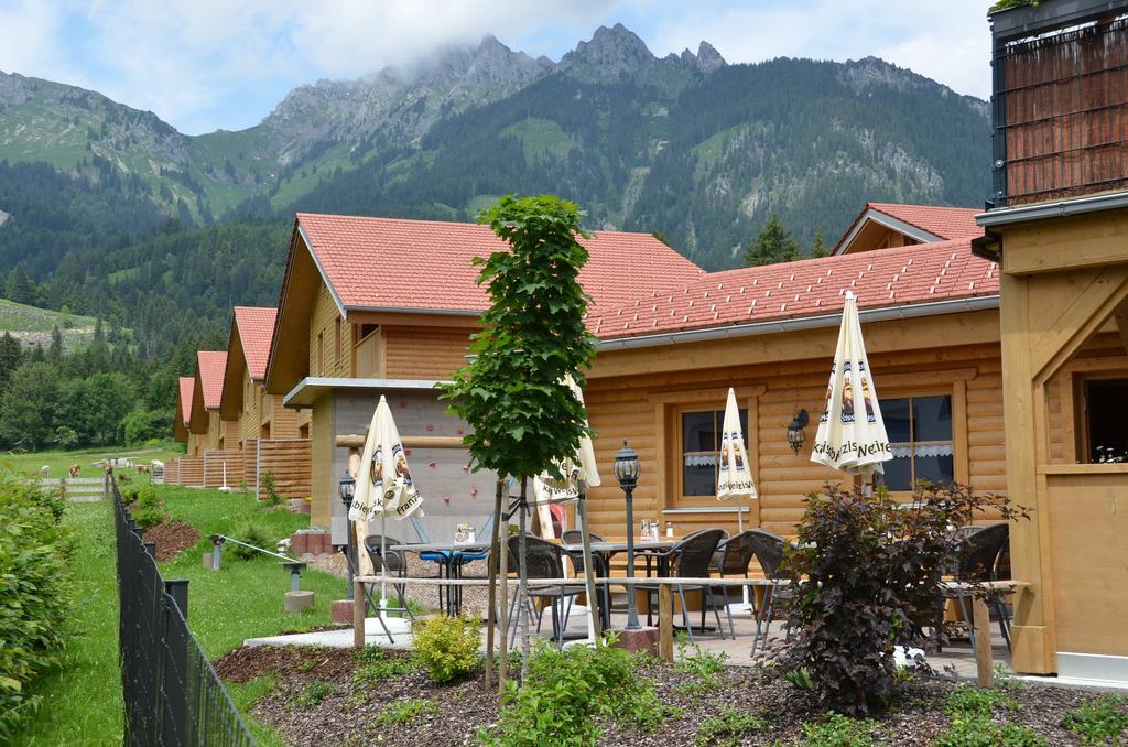 Feriendorf Am Hahnenkamm Reutte Luaran gambar